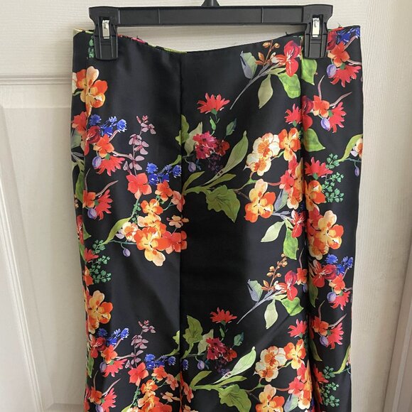 2-Piece Black Lace & Floral Satin Dress – Elegant Evening or Prom Look - Picture 6 of 11